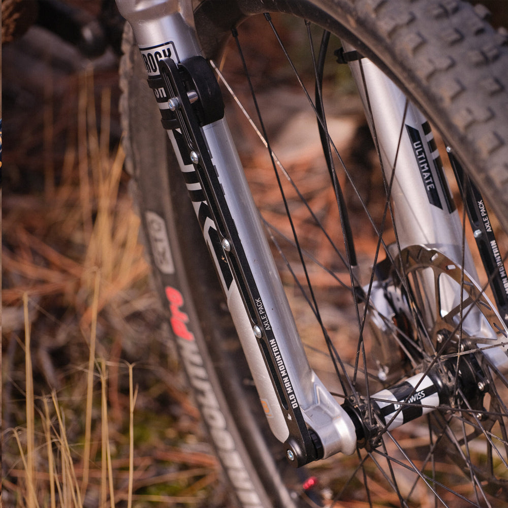 Adaptador Cage para Horquillla Old Man Mountain Axle Pack