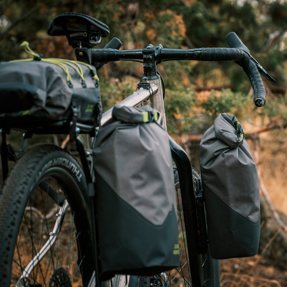 Par de Alforjas Old Man Mountain Omn Hemlock Flip Cages