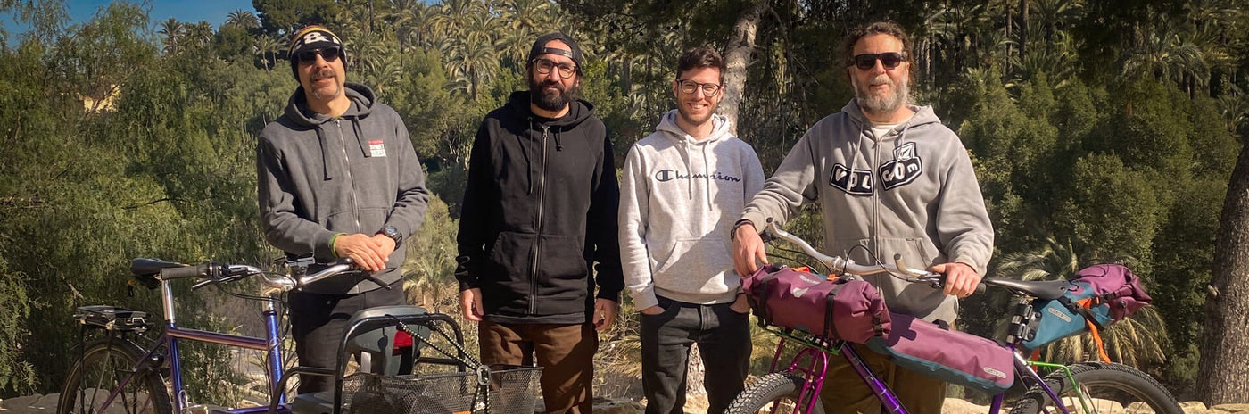 Equipo de Ciclos Helike, tienda y taller de bicicletas personalizadas en Elche