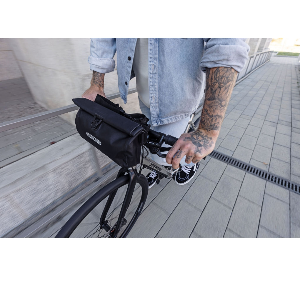 Bolsa de  Manillar Orltieb Velo Sling Flex Bandolera 2,5 Negro